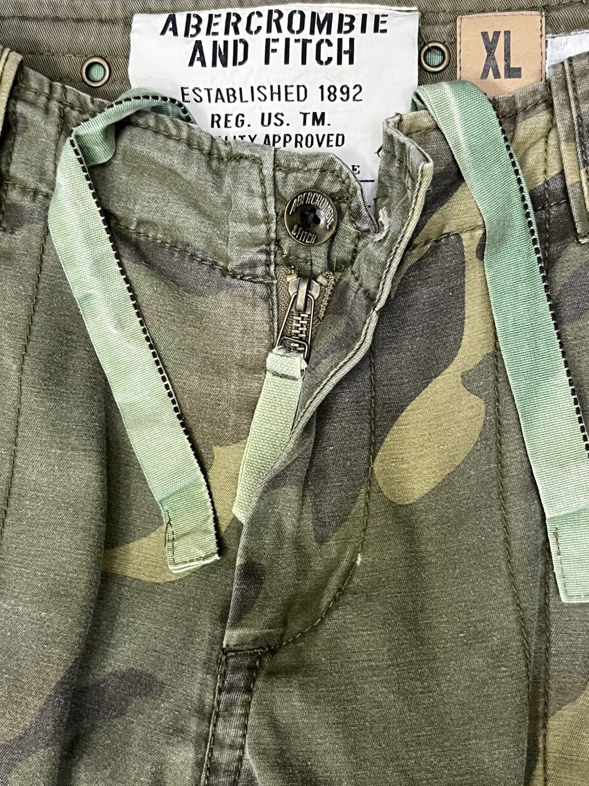Abercrombie & Fitch 💥Vintage Y2K A&F Military Camo Zip Leg Baggy Cargo Pants Size US 34 / EU 50 - 8 Thumbnail