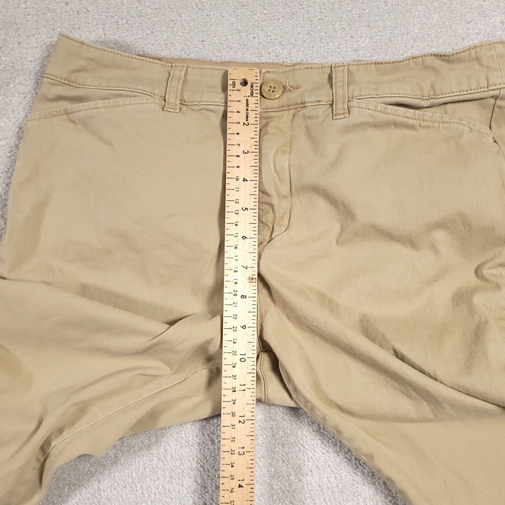 Vintage VINTAGE St. John's Bay Capri Pants Women's 12 Khaki Beige Straight Leg Stretch Size 34" / US 12 / IT 48 - 7 Thumbnail
