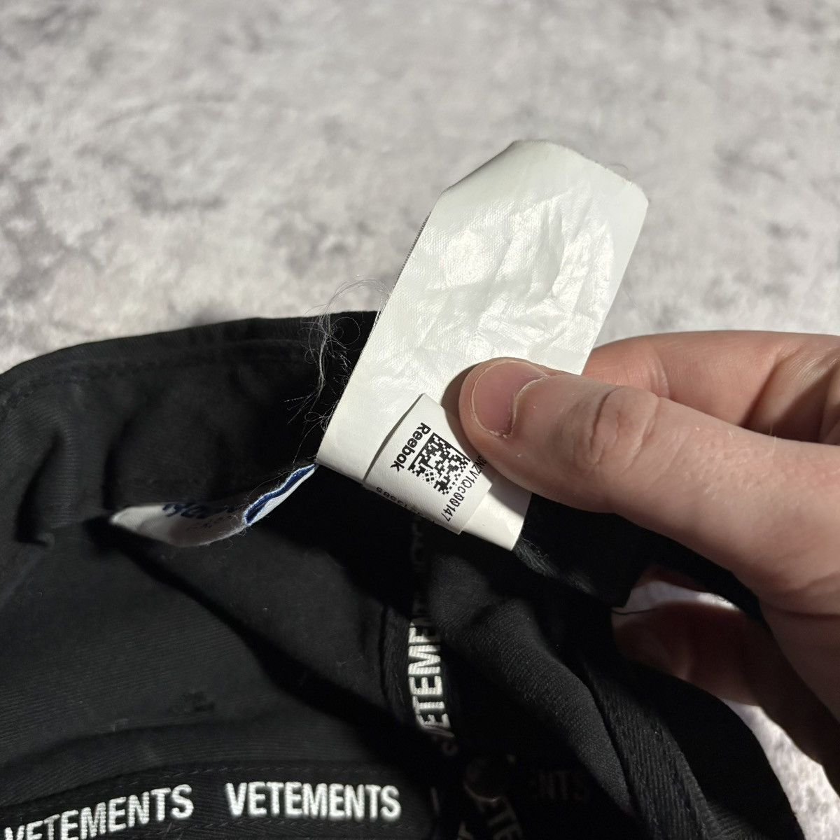 Reebok × Vetements Vetements x Reebok Securite Logo Hat Size ONE SIZE - 10 Thumbnail