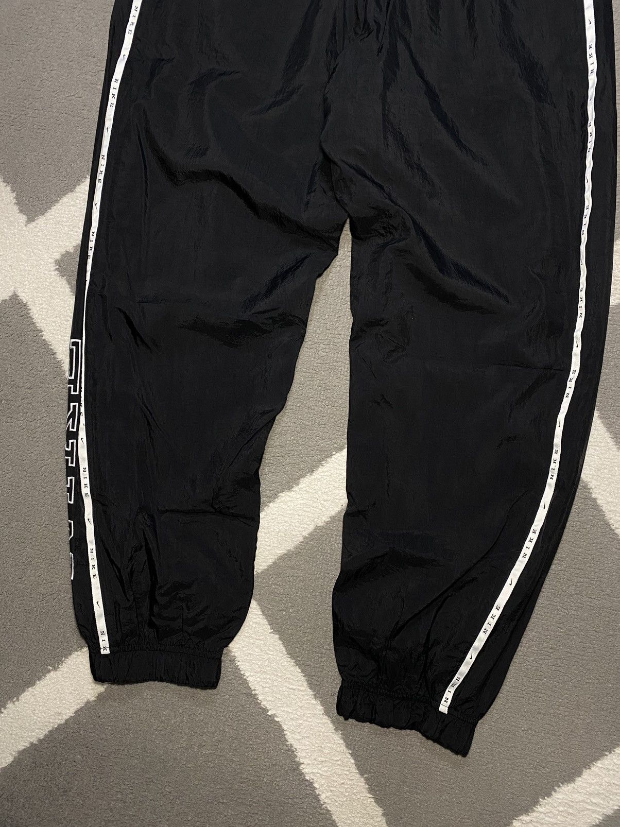 Nike × Vintage Nike swoosh Nylon Track Pants Sweatpants black womens M Size 26" / US 2 / IT 38 - 16 Thumbnail