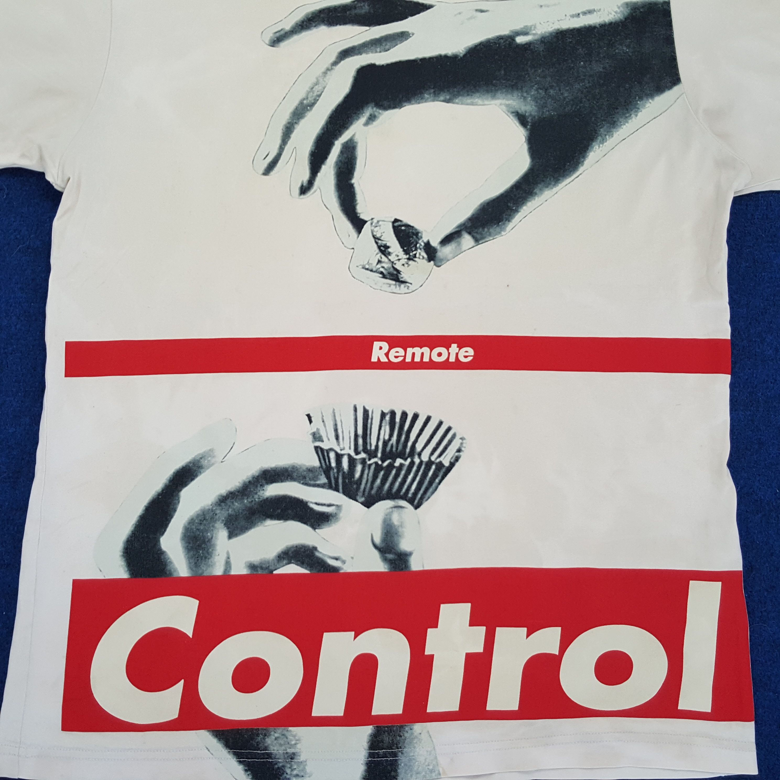 Barbara Kruger × Japanese Brand × Vintage Vintage Barbara Kruger Streetwear T-shirts Size US L / EU 52-54 / 3 - 2 Thumbnail