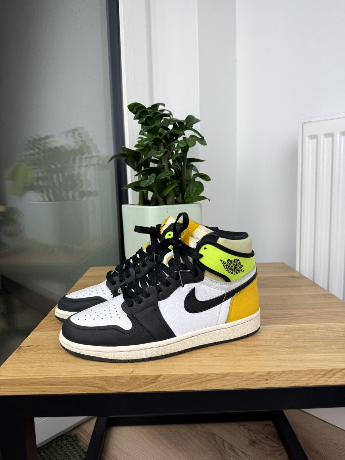 Jordan Brand Air Jordan 1 Volt Gold Size US 7.5 / EU 40-41 - 1 Thumbnail