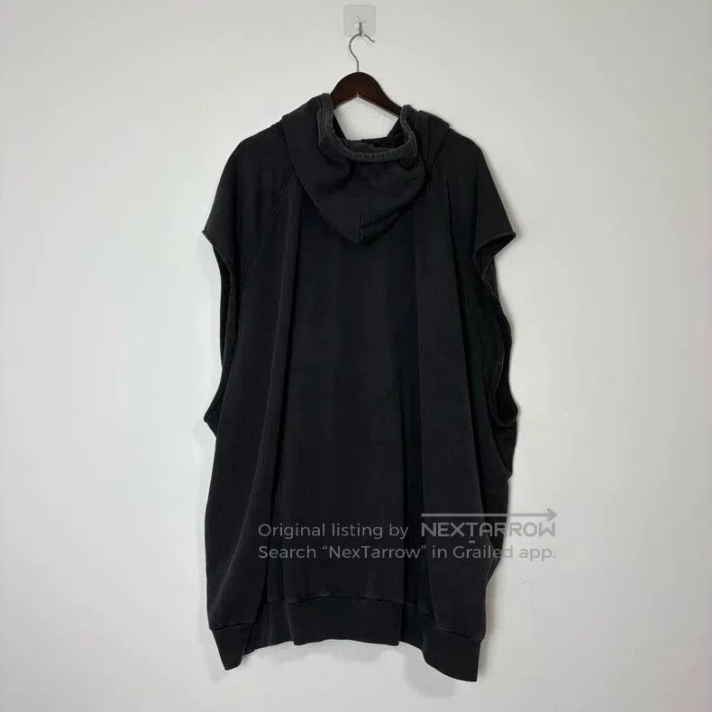 Balenciaga 22SS 3B Sports Sleeveless Hoodie.