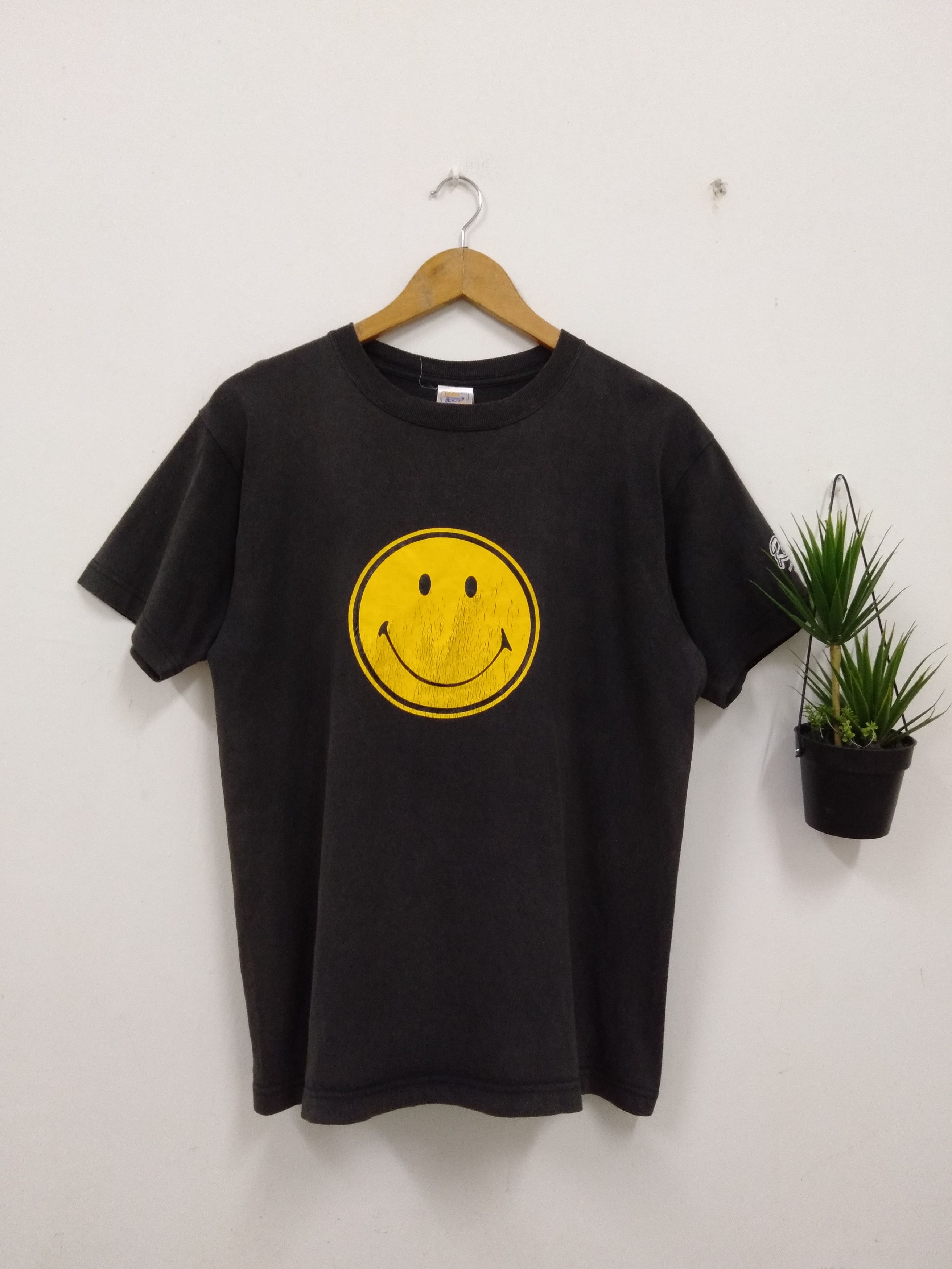 Vintage Vintage Smiley symbol art streetwear t shirt Size US L / EU 52-54 / 3 - 1 Thumbnail