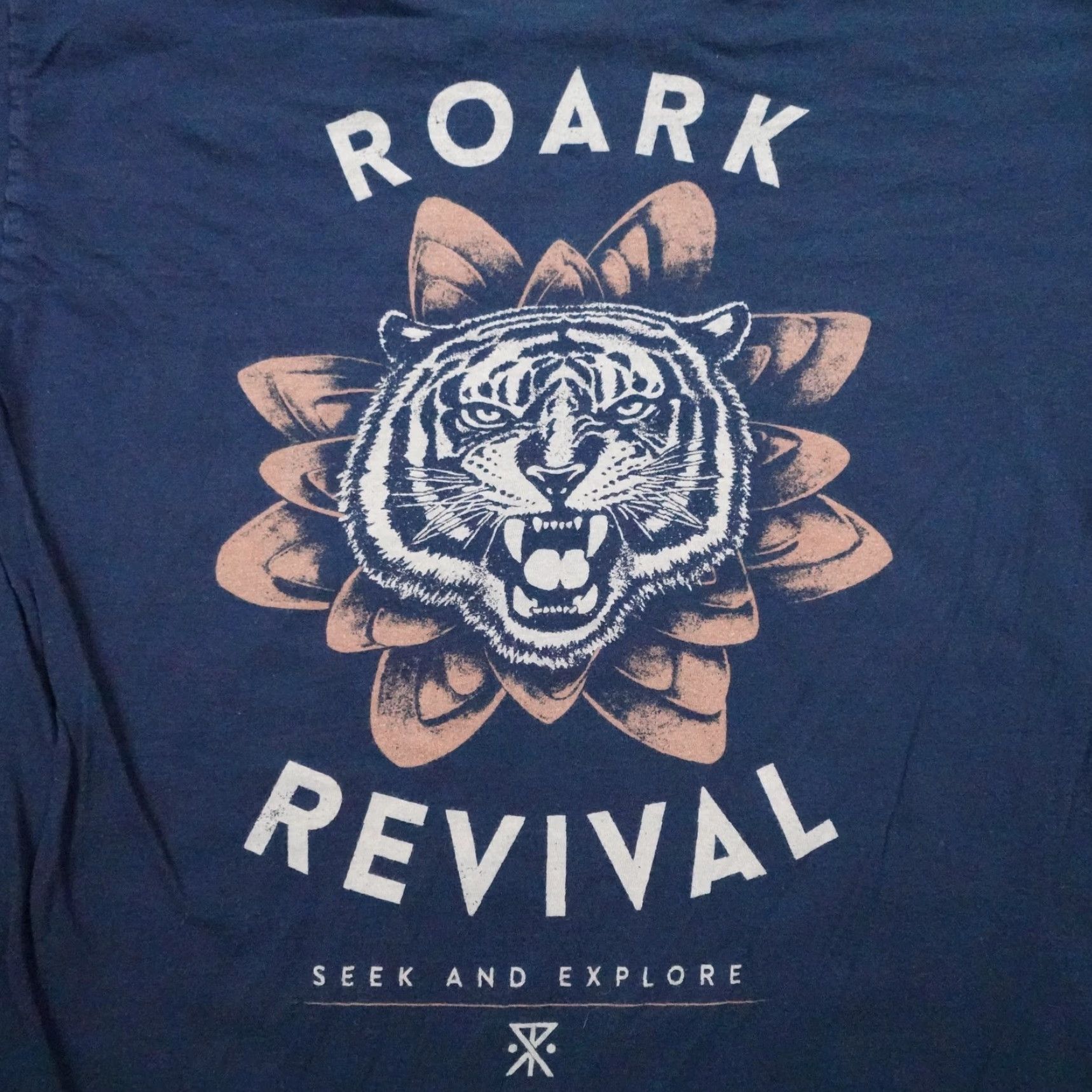 Roark Roark Revival Shirt Mens Medium Blue Tiger Seek And Explore Russian Runaway Club Tee Shirt Men Blues Short Sleeve Graphic Print Crew Neck Size US M / EU 48-50 / 2 - 7 Thumbnail