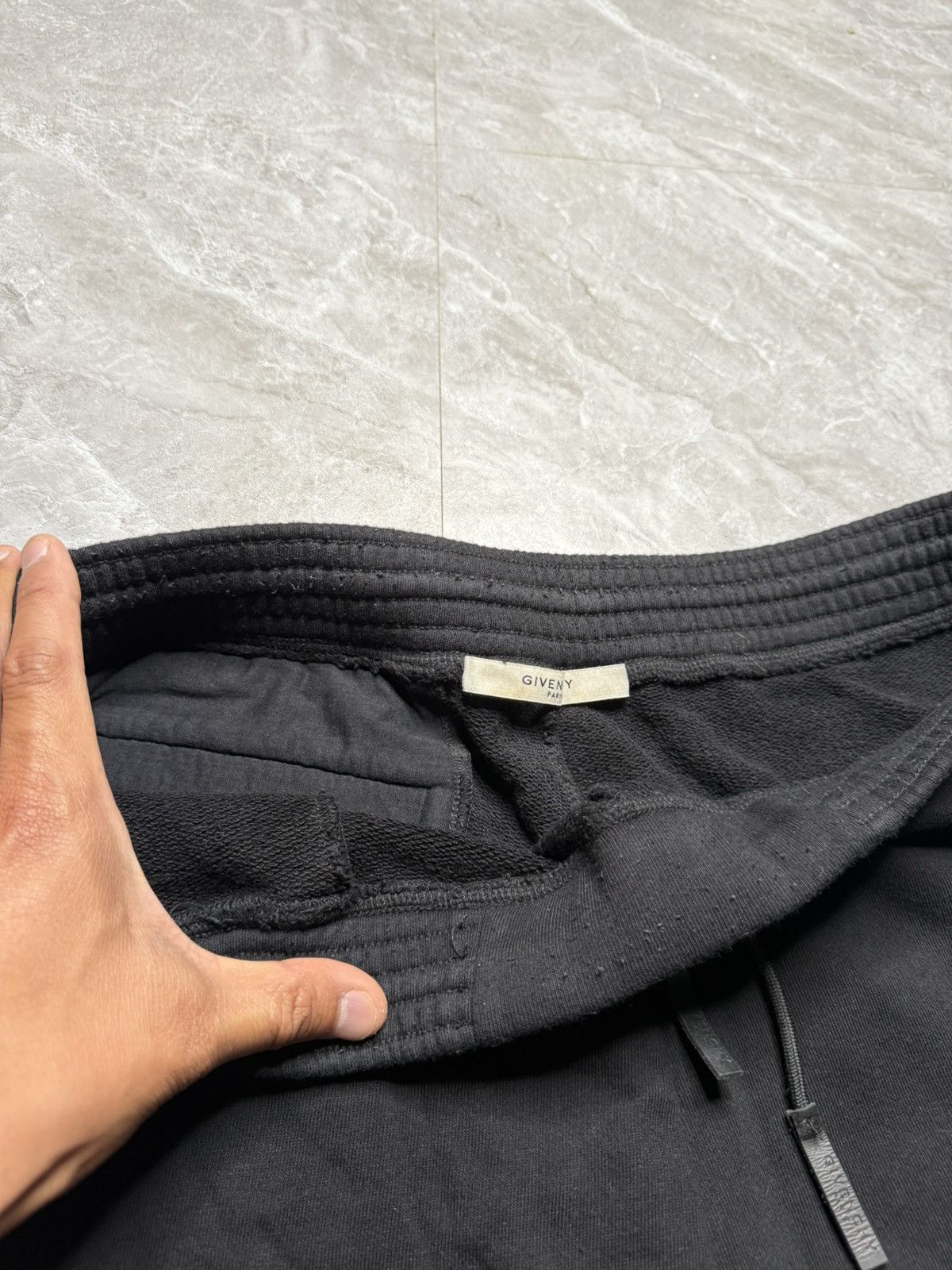 Givenchy Givenchy Dragon Print Sweatshorts Size US 36 / EU 52 - 8 Thumbnail