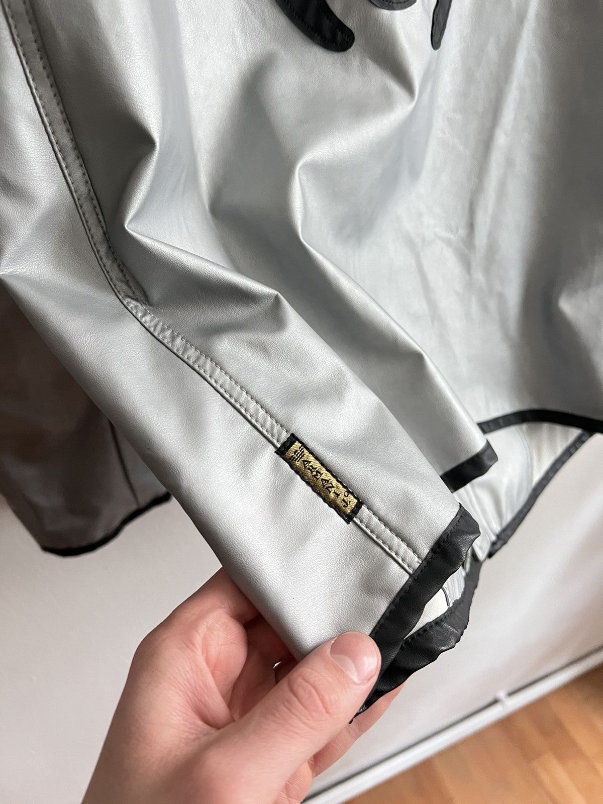 Giorgio Armani Armani Jeans silver bomber jacket Size US M / EU 48-50 / 2 - 7 Thumbnail