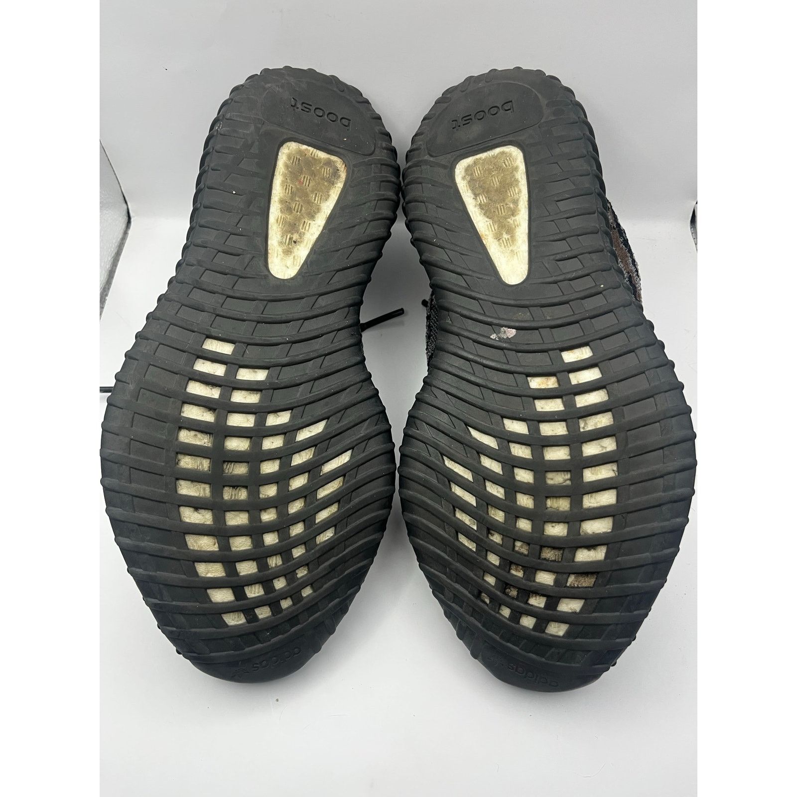 Adidas Adidas Yeezy Boost 350 V2 Black Sneaker MX Rock Mens USED Size US 11 / EU 44 - 8 Thumbnail
