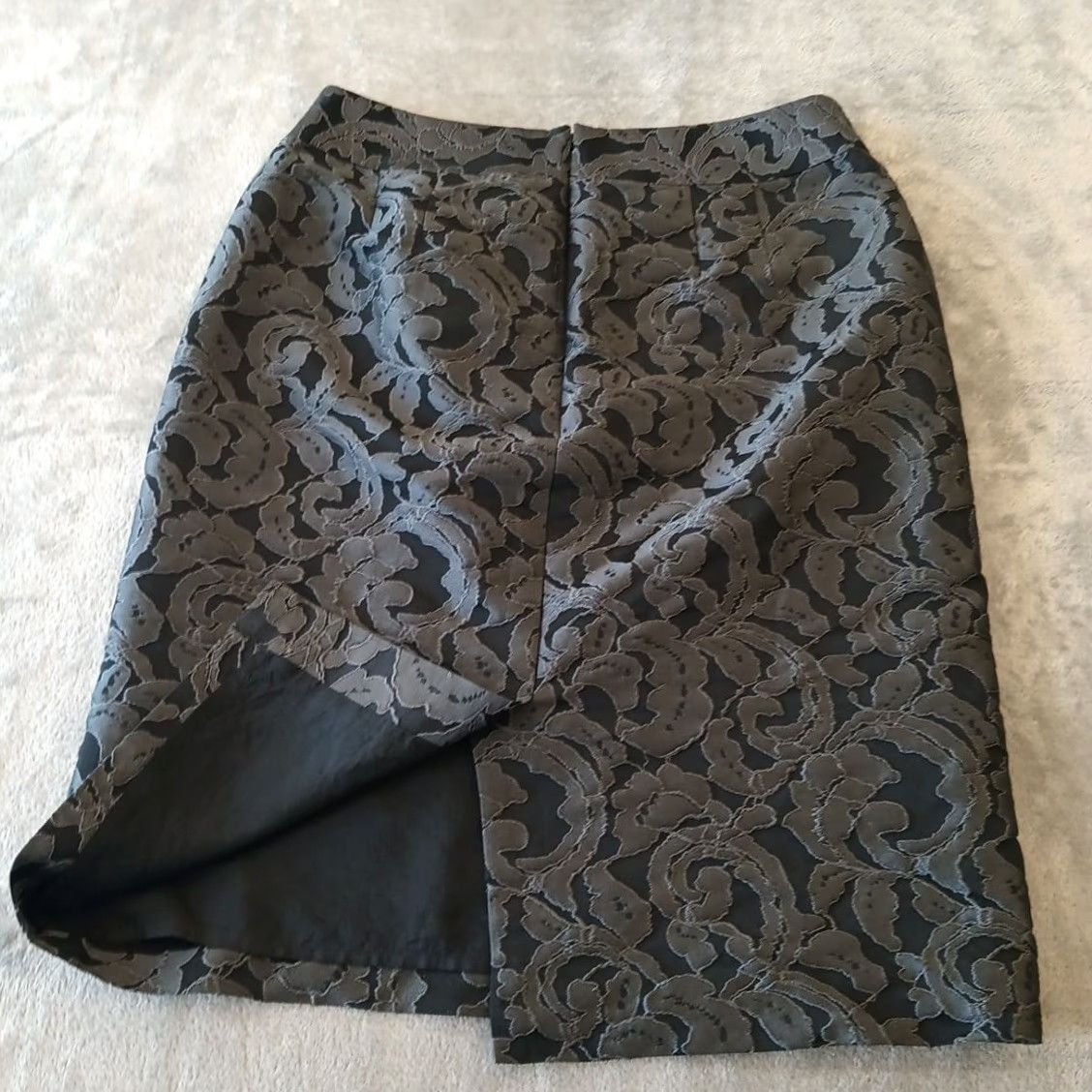 Banana Republic Banana Republic Skirt Women Regular Size 4 Gray Floral Knee Length Lined Slit Pencil Size 27" / US 4 / IT 40 - 6 Thumbnail