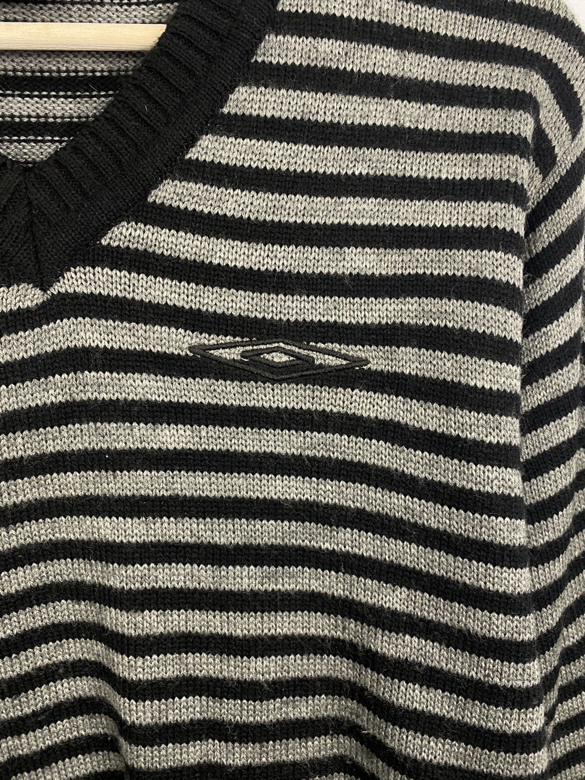 Umbro 🇺🇸 Vintage 90s Umbro Y2K Sweater Soccer Retro Rare Hype Size US M / EU 48-50 / 2 - 4 Thumbnail