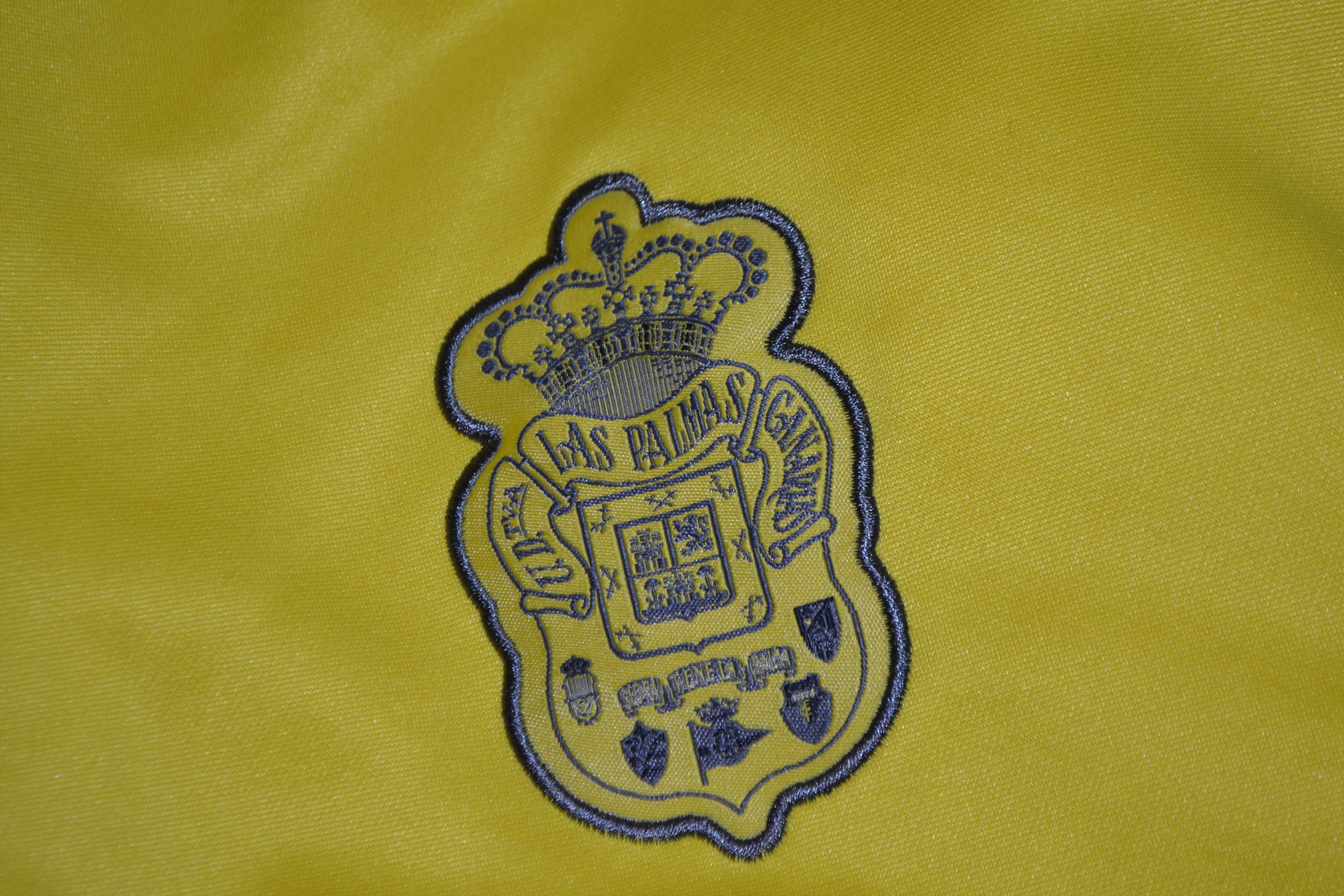 Other Las Palmas Spain Training Football Top Soccer Jersey Size US XL / EU 56 / 4 - 4 Thumbnail