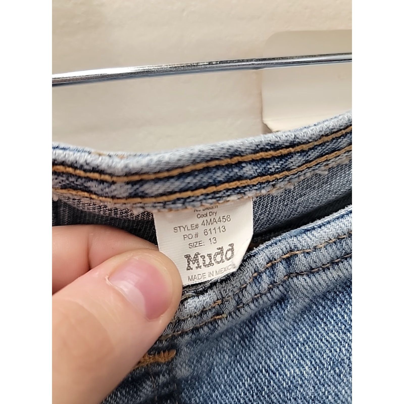 Vintage VINTAGE Mudd Jeans Flared Denim 5-Pocket Low Rise 13 Womens Blue Light Wash 31 Inseam Regular Fit Size 24" / US 00 / IT 34 - 2 Thumbnail