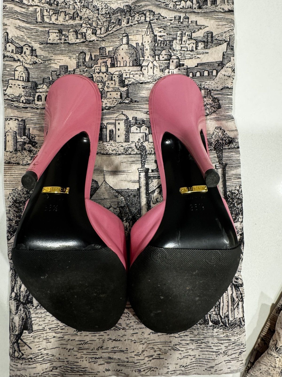 Gucci GUCCI SCARLET SANDAL Size US 8.5 / IT 38.5 - 2 Thumbnail