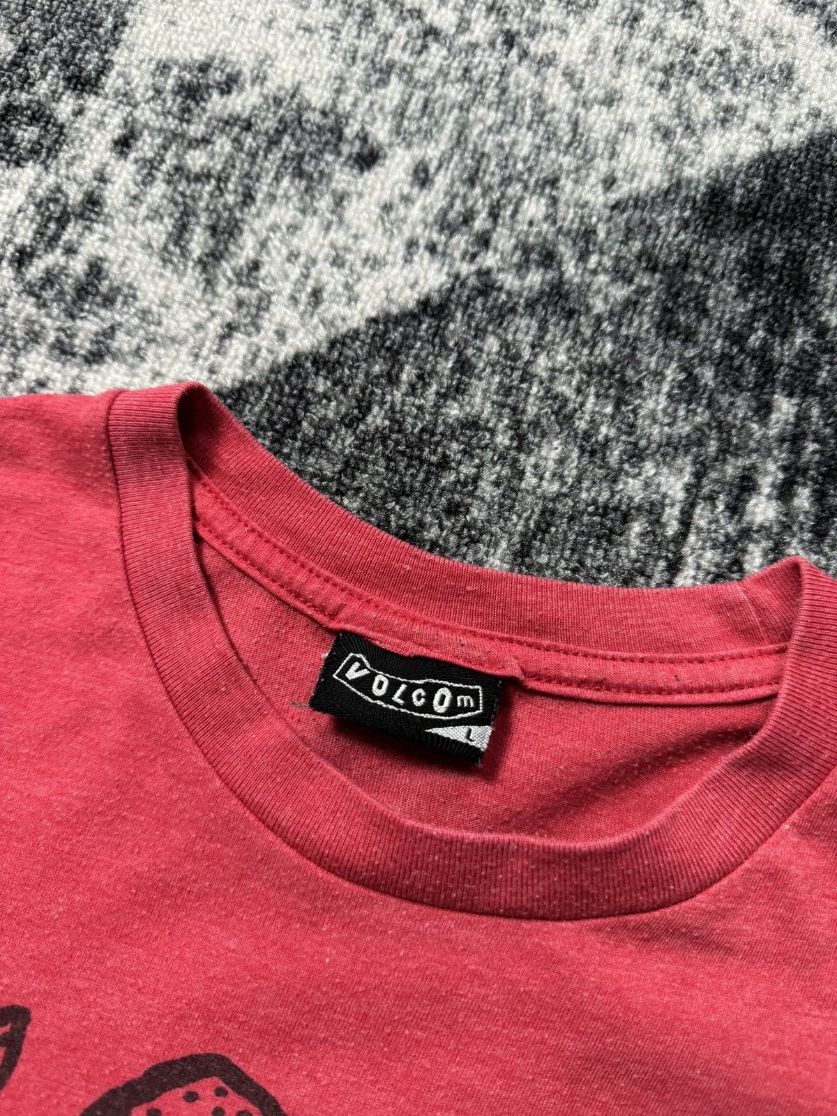 Volcom Vintage Volcom Stone T shirt Red Graphic Aop Size US L / EU 52-54 / 3 - 4 Thumbnail