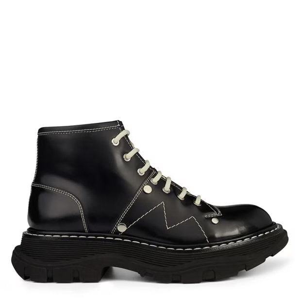 o1g2r1mq0824 Tread Slick Boots in Black