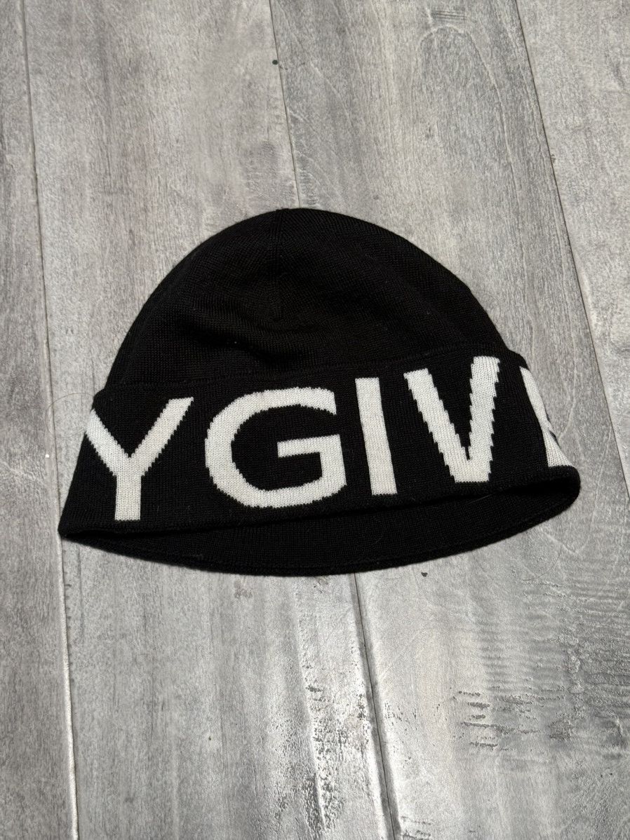 Givenchy Givenchy Logo Beanie Black Size ONE SIZE - 1 Thumbnail