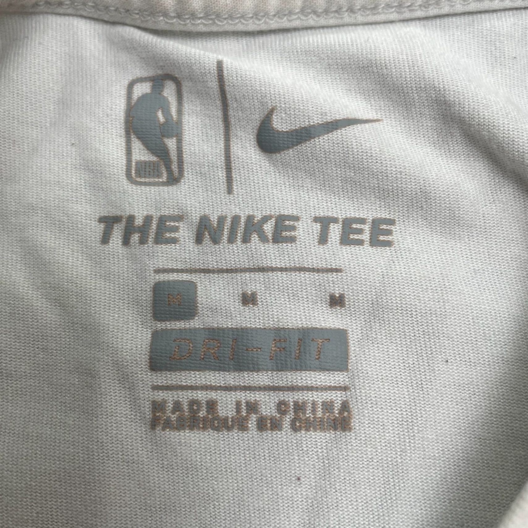 Nike Nike Dri-Fit The Nike Tee Tee Shirt Mens M White Crew Neck Short Sleeve Shirt Mens White Nike Dri-Fit Tee Size US M / EU 48-50 / 2 - 7 Thumbnail