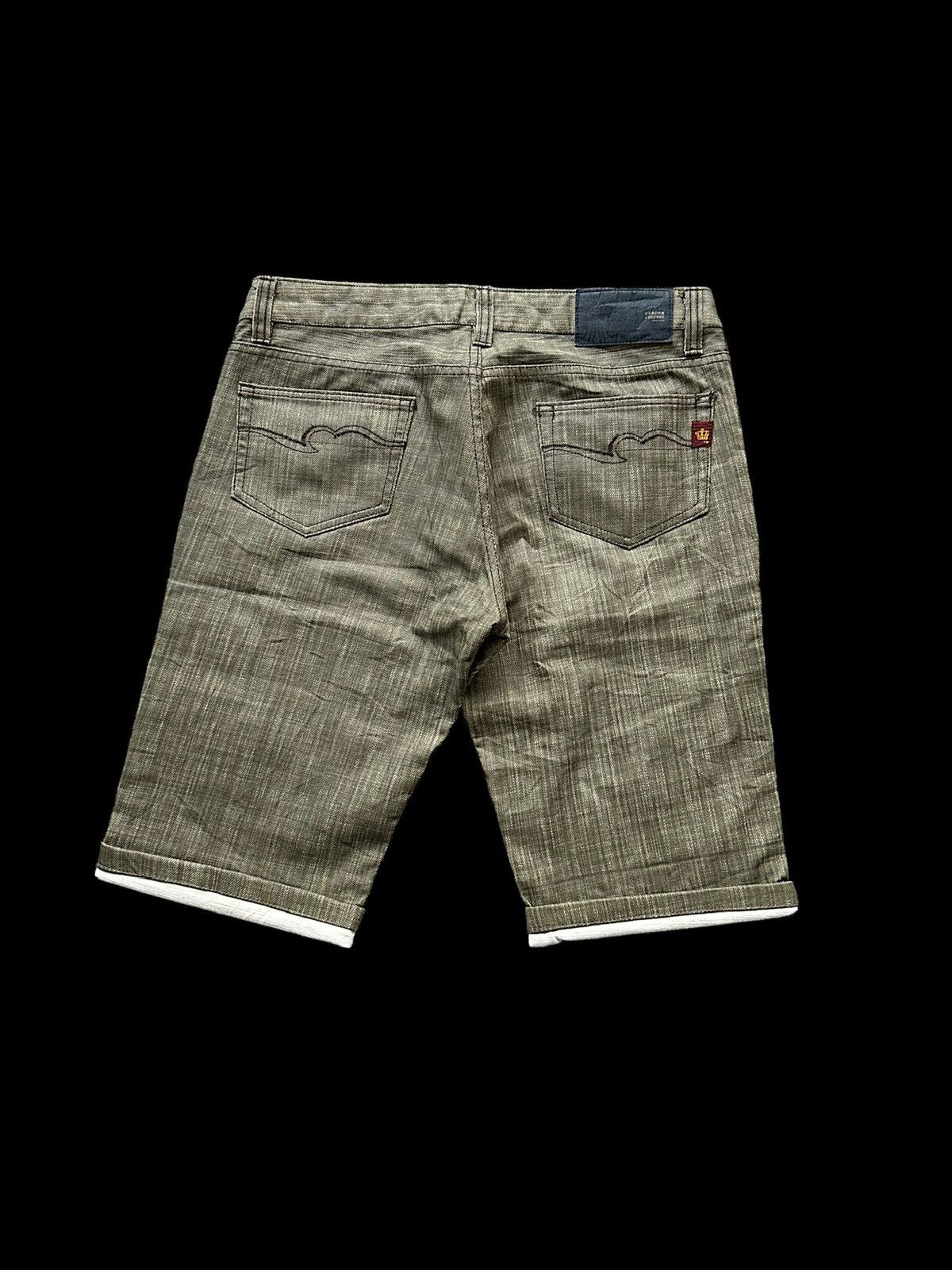 [32 x 21.5] Y2k Custom Culture short denim
