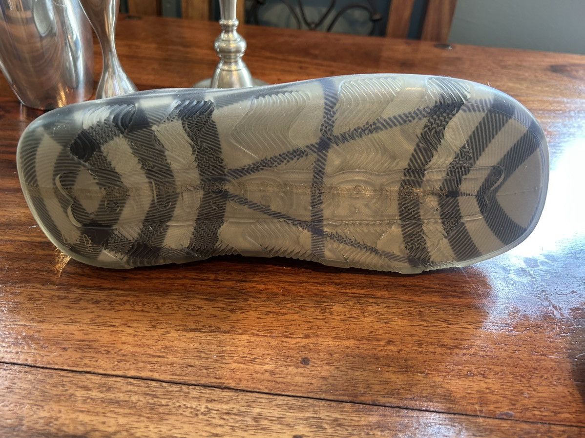 Burberry Stingray Check Rubber Slide Sandals Size US 10 / EU 43 - 7 Thumbnail