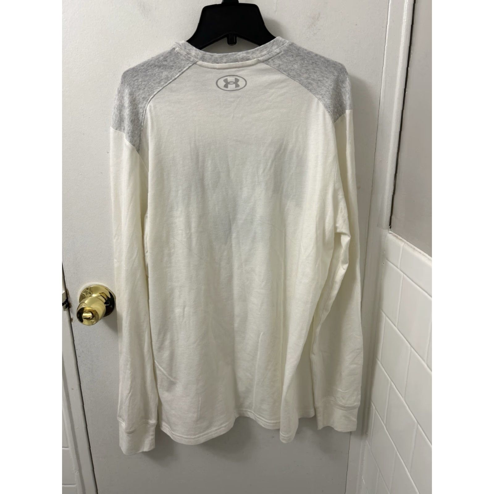 Under Armour Under Armour Shirt Mens Medium Beige Notre Dame Loose Fit L/S NWT MSRP 50 Size US M / EU 48-50 / 2 - 7 Thumbnail