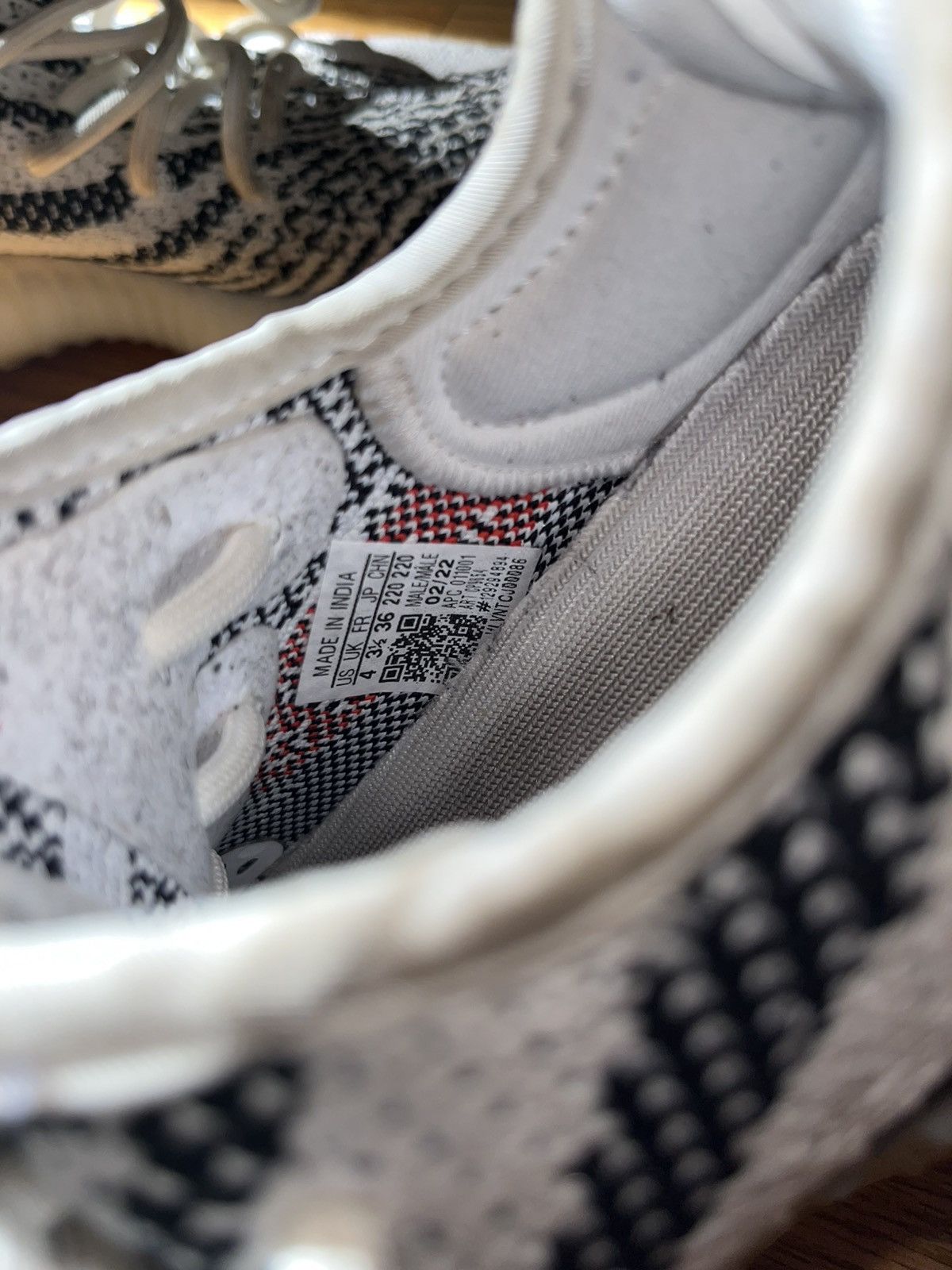 Yeezy 350 zebra