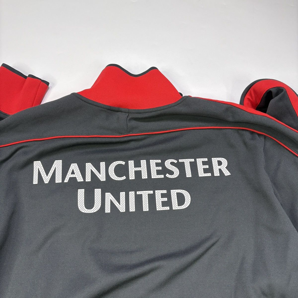 Nike Nike 2010 x manchester united fullzip Size US XL / EU 56 / 4 - 6 Thumbnail