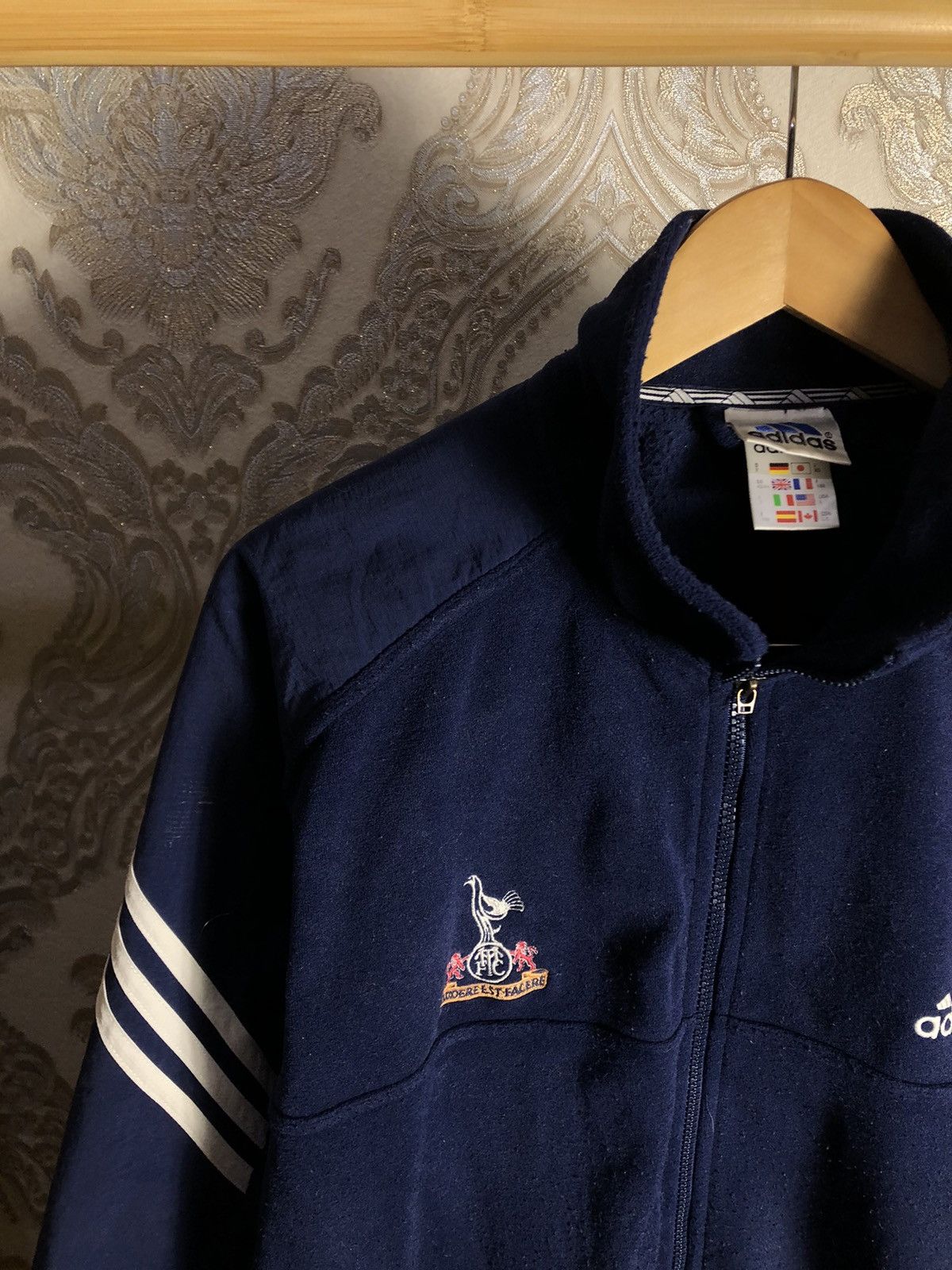 Other VERY RARE ADIDAS FC TOTTENHAM HOTSPUR ENGLAND SOCCER JACKET Size US L / EU 52-54 / 3 - 3 Thumbnail