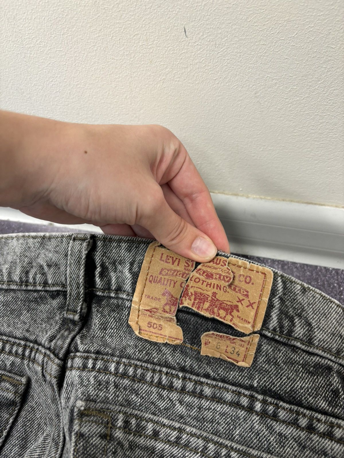 Levi's Vintage Levi’s 505 Made In USA Gray Acid Wash Denim Jeans Size US 36 / EU 52 - 7 Thumbnail