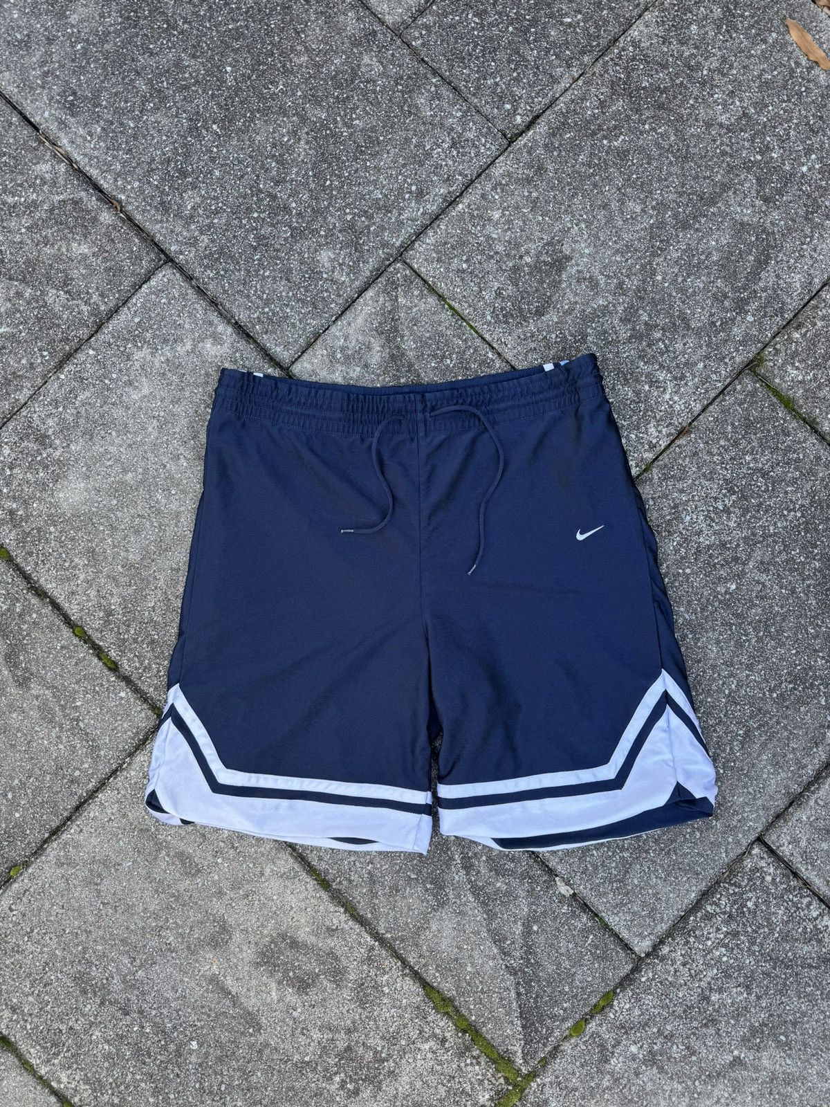 Nike × Vintage Vintage Nike Essential Swoosh Reversible Baggy Track Shorts Size US 36 / EU 52 - 4 Thumbnail