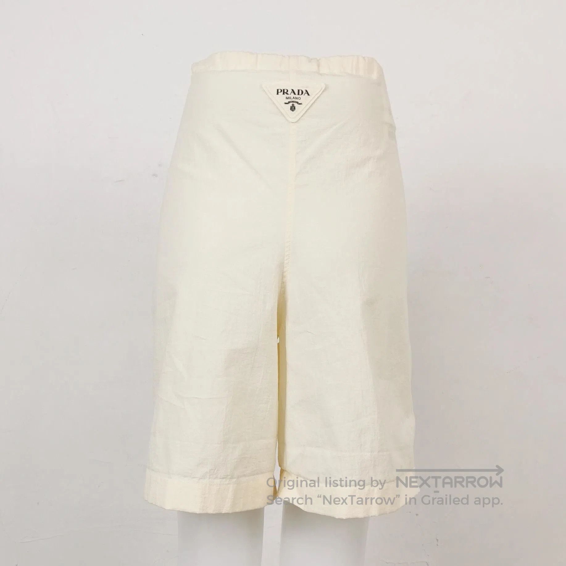 Prada Prada Logo Cotton Shorts in Cream . Size 39" - 2 Thumbnail