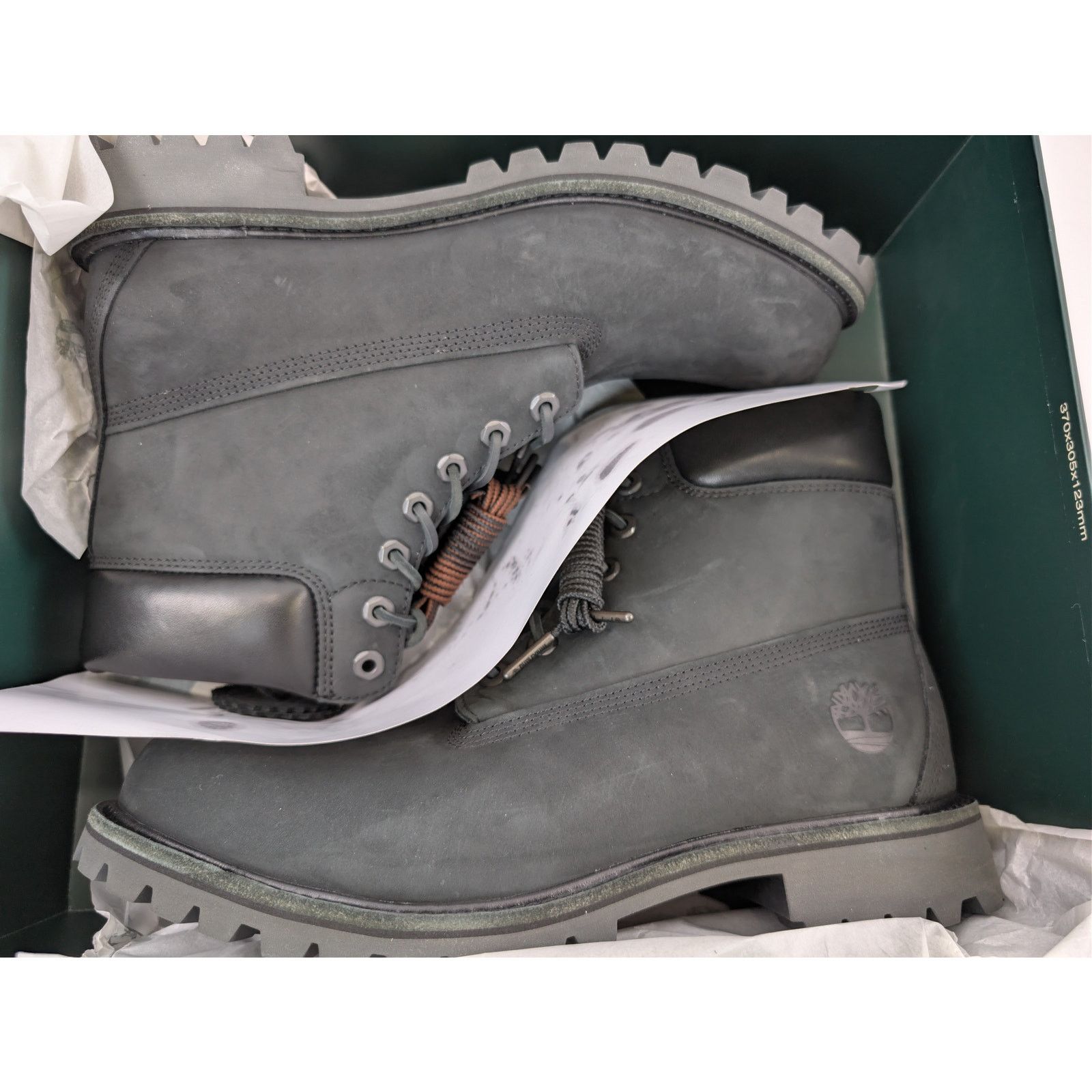 Timberland o1rshd1 Luxe Mid Lace Waterproof Boots in Black Nubuck Size US 11 / EU 44 - 19 Thumbnail