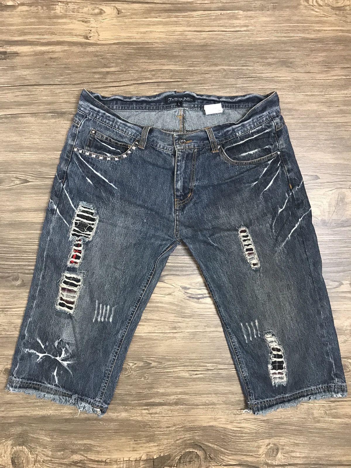 In The Attic 3/4 In The Attic Distressed jeans Punk Styles Size US 33 - 1 Thumbnail