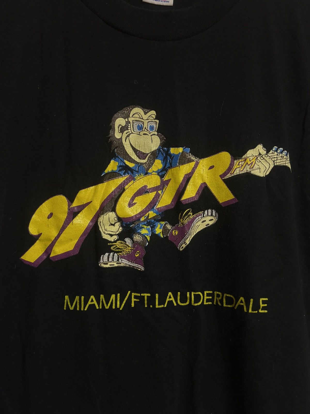 Vintage Vintage 97GTRfm Miami Radio Station Monkey w/ Guitar Tshirt Size US L / EU 52-54 / 3 - 2 Thumbnail