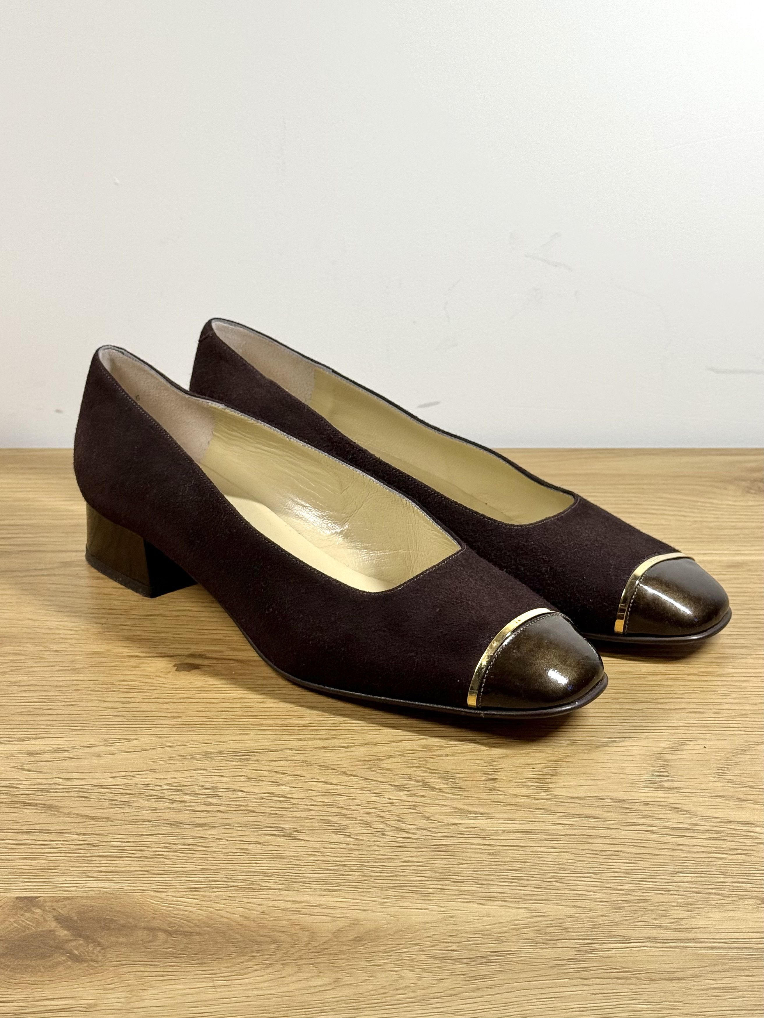 Bally Women's Vintage Bally Pumps Loafers US8/39 Size US 8 / IT 38 - 2 Thumbnail
