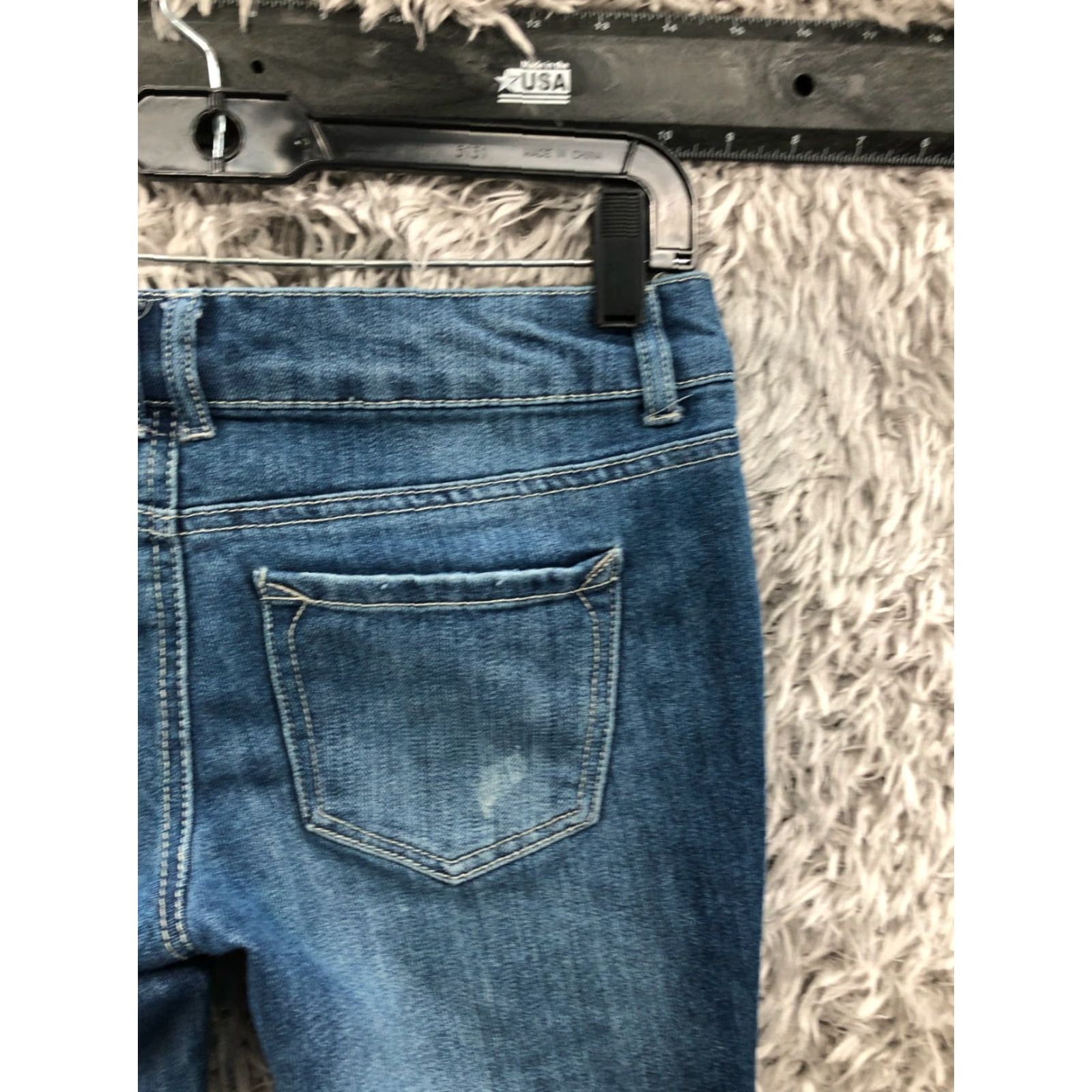 Mossimo Mossimo Bermuda Shorts Juniors Size 5 Mid Rise Medium Wash Blue Denim Jean Size 27" / US 4 / IT 40 - 5 Thumbnail