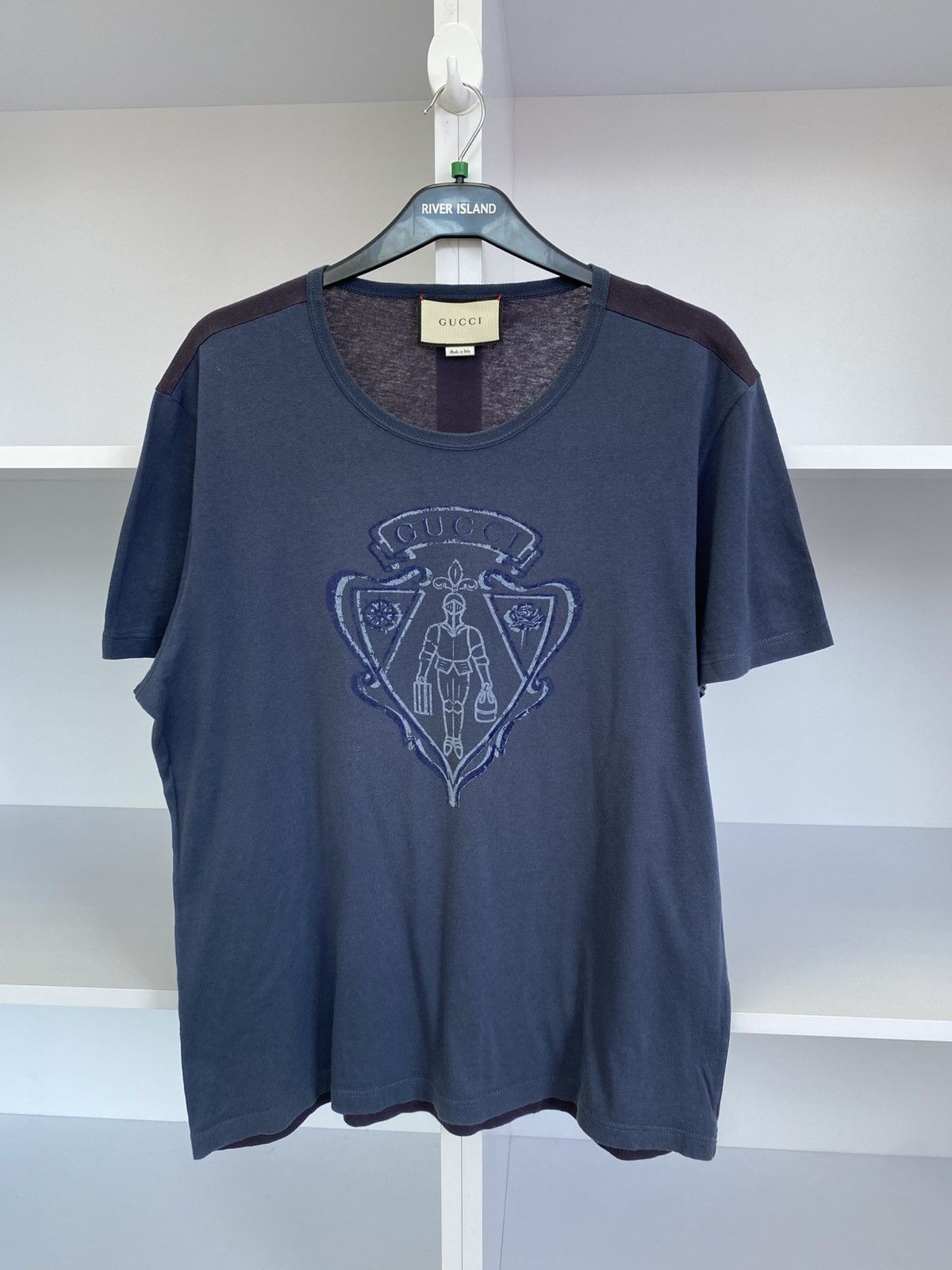 Gucci Vintage Gucci Medieval knight Classic logo tee Size US L / EU 52-54 / 3 - 4 Thumbnail