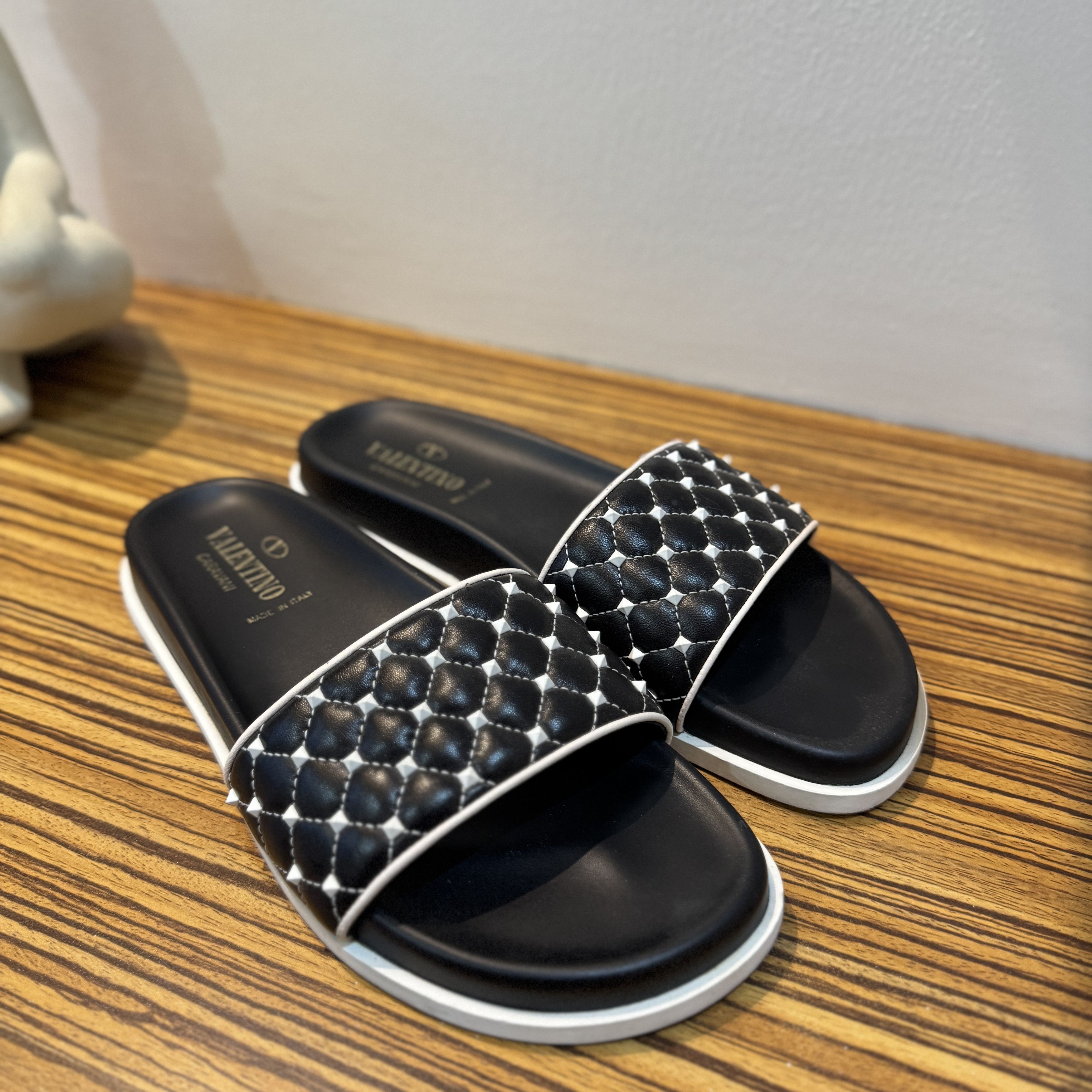 Valentino Valentino Garavani Rockstud Spike Leather Slides Size US 8 / IT 38 - 7 Thumbnail
