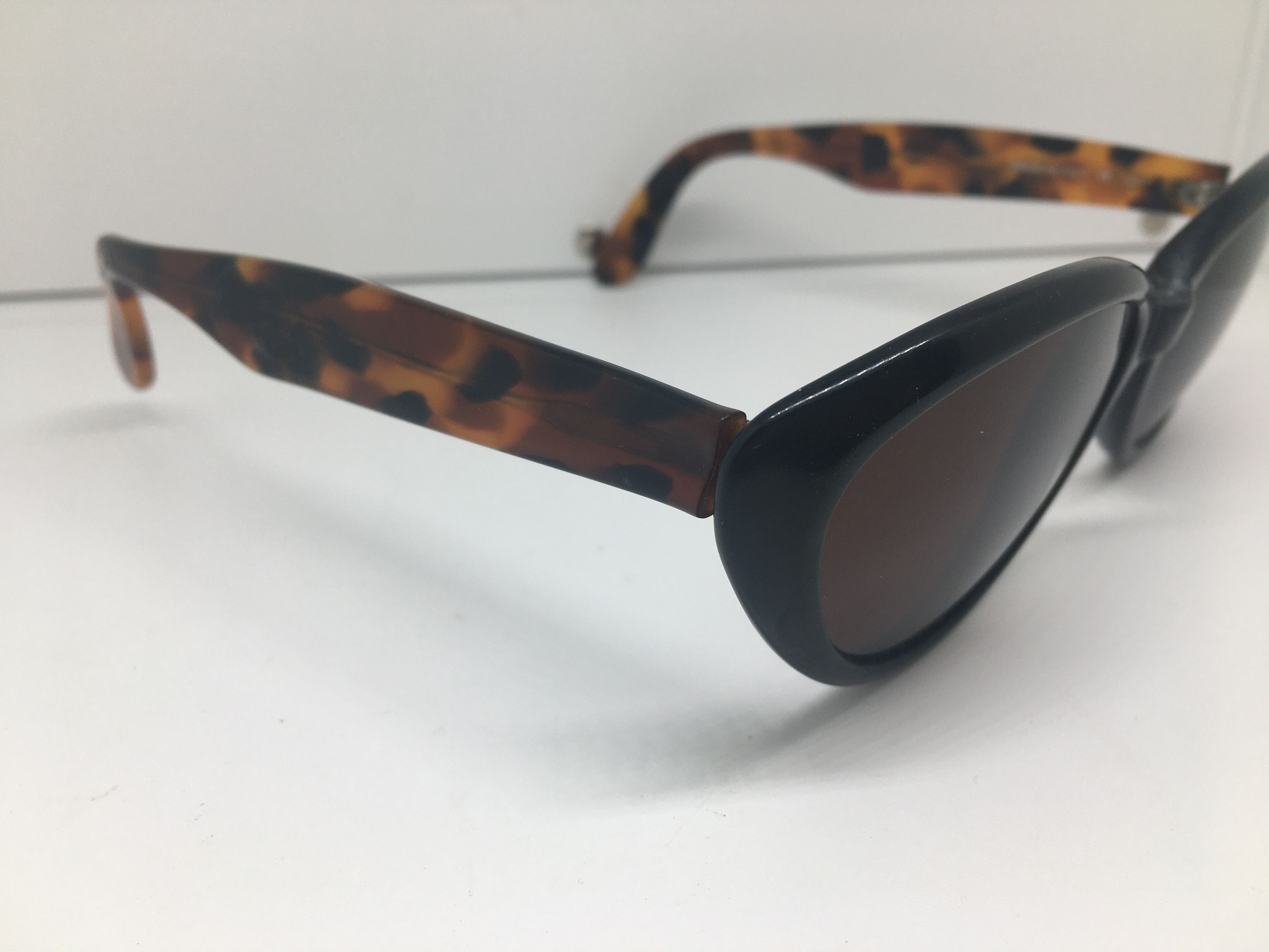 Calvin Klein Vintage Calvin Klein Cateye Sunglasses Frame Made in Italy Size ONE SIZE - 2 Thumbnail