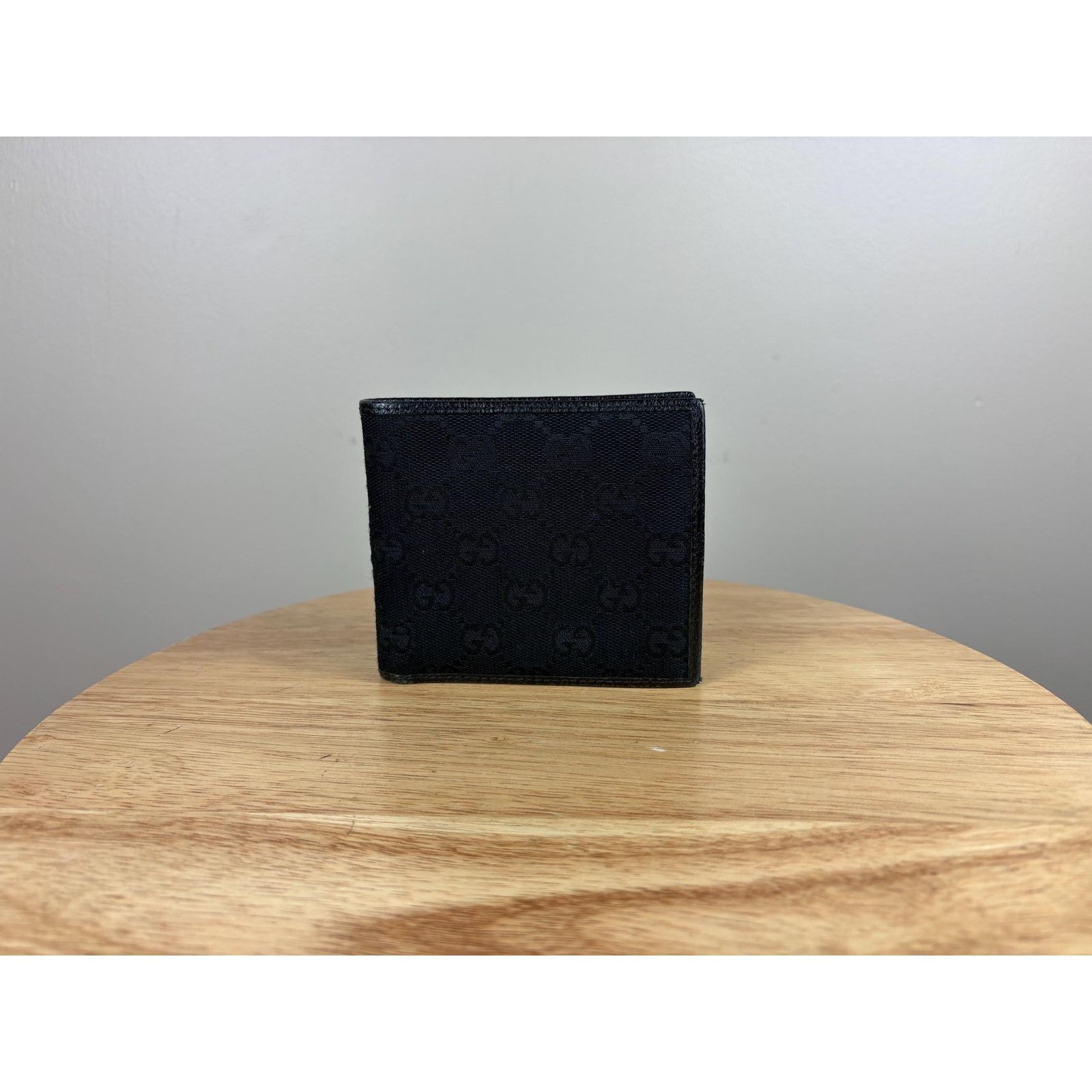 Gucci Authentic Gucci Vintage Bifold Wallet Black GG Size ONE SIZE - 1 Thumbnail