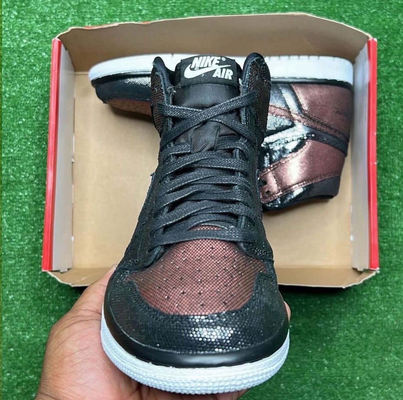 Jordan Brand × Nike Air Jordan 1 High WMNS ‘Fearless Metallic Rose Gold’ Size US 5.5 / EU 38 - 4 Thumbnail