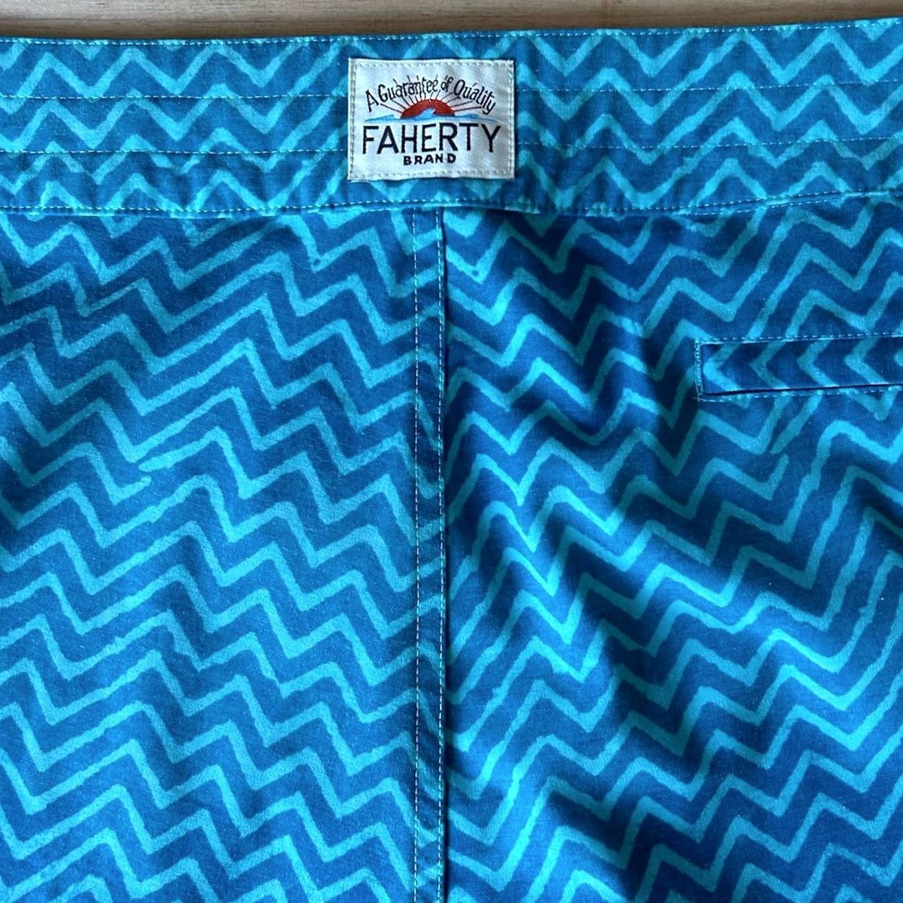 Faherty Faherty Board Shorts Blue 9” Inseam 38 Men’s Shorelite Active Swim Geometric Pockets Drawstring Lightweight Beach Hawaiian Modern 90s? Size US 38 / EU 54 - 3 Thumbnail
