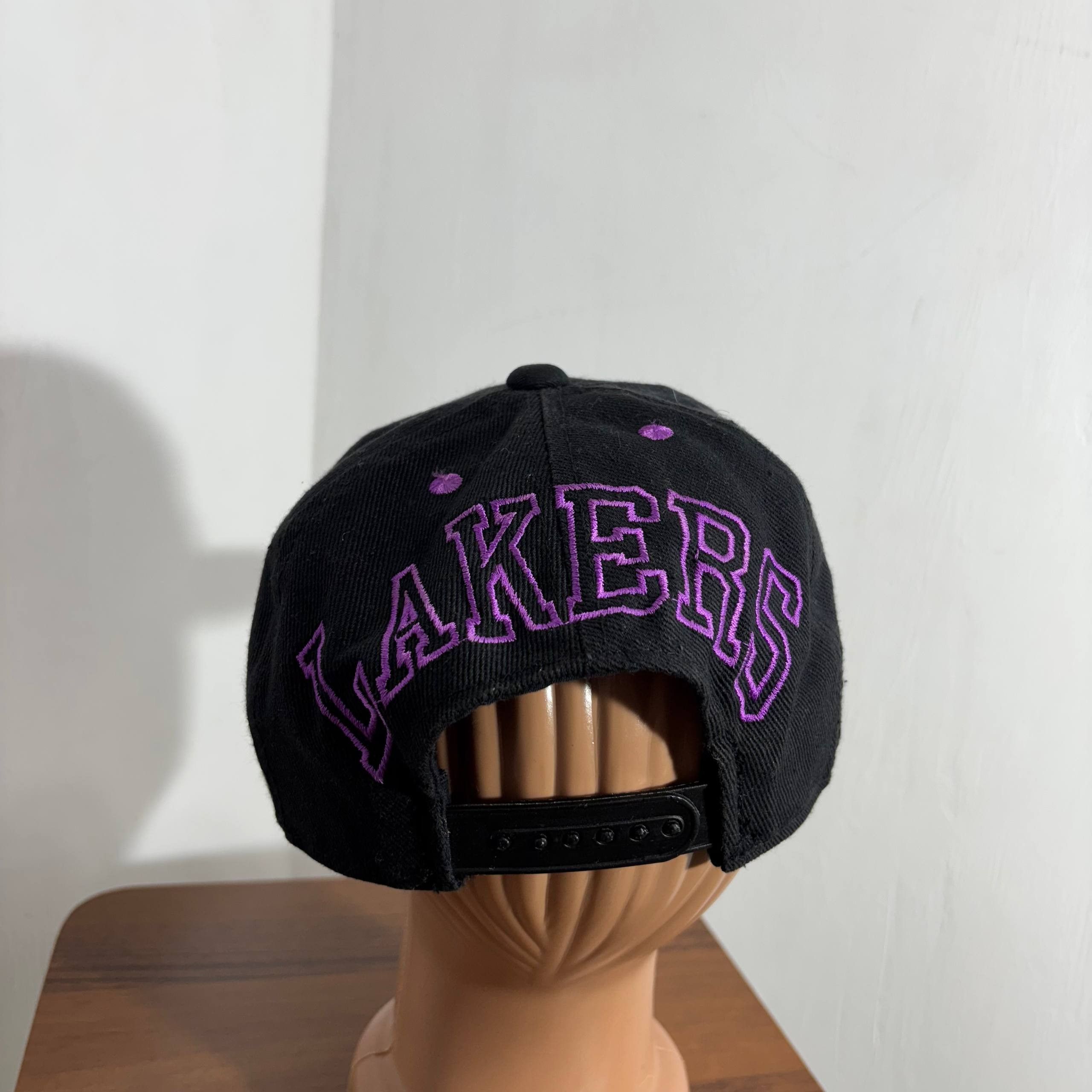 Vintage VINTAGE 90s NBA LA Lakers Black Purple Snapback Cap Hat Size ONE SIZE - 4 Thumbnail