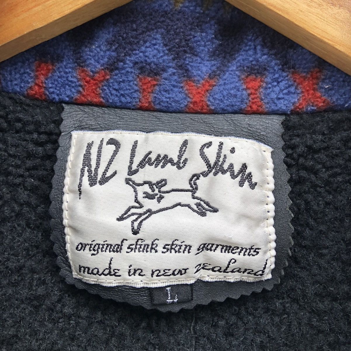 Vintage Vintage NZ Lamb Skim Leather Navajo Pattern Fleece Jacket Size US L / EU 52-54 / 3 - 20 Thumbnail