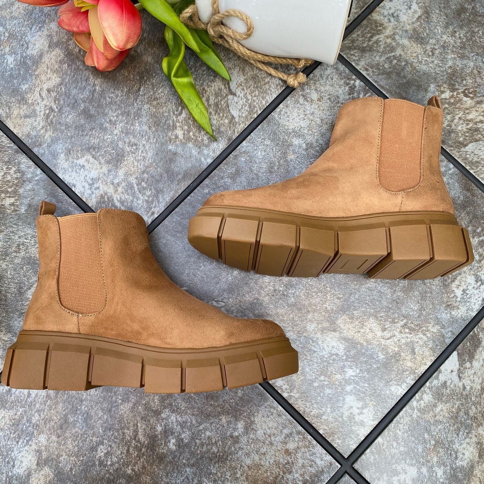 BP. NEW BP Tan Niya Lug Sole Chelsea Boot Size 6 Size US 6 / IT 36 - 8 Thumbnail