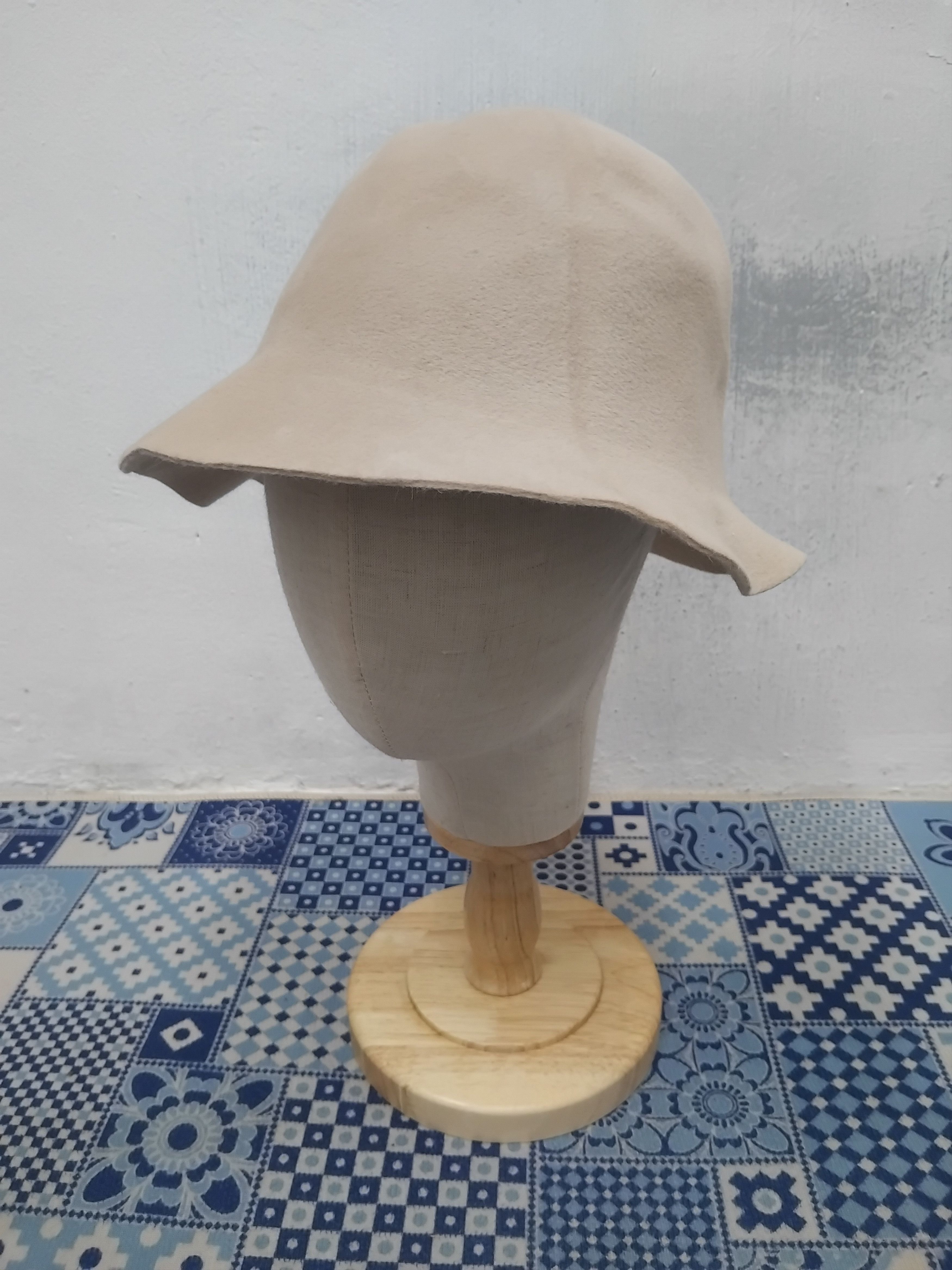 Other Hungarotex Made in Hungary peach colour hat Size 38 - 1 Thumbnail