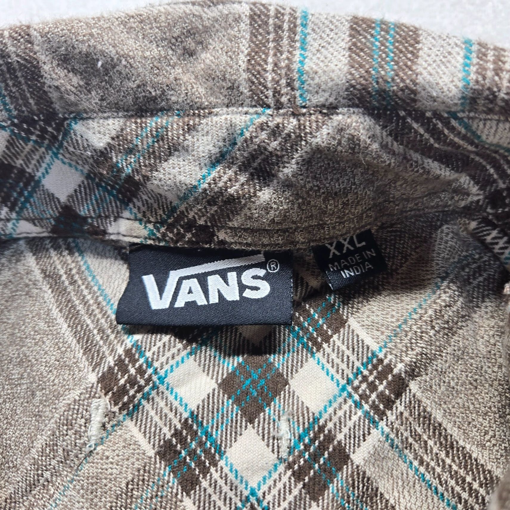 Van Heusen VINTAGE Van Heusen Shirt Plaid Gray Flannel Cotton Adult 2XL Button-Up Long Sleeve Relaxed Mens XXL Gray Plaid Shirt Size US XXL / EU 58 / 5 - 3 Thumbnail