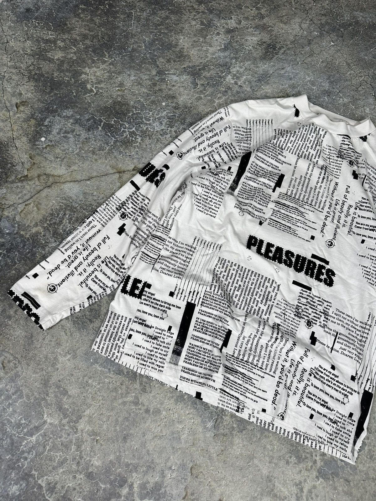 Pleasures Pleasure Newspaper Print Longsleeve Tee Size US M / EU 48-50 / 2 - 2 Thumbnail