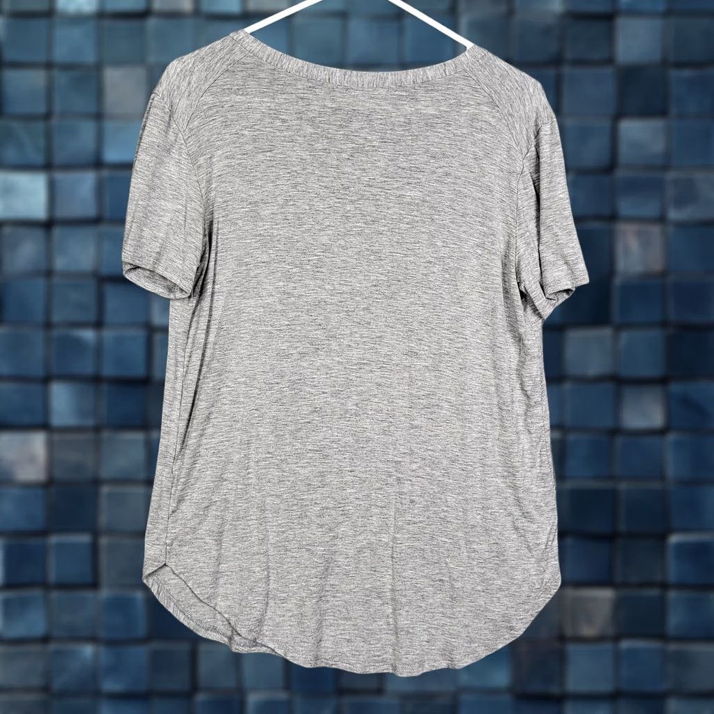 Vintage Carly Jean Women's Gray V-Neck Short Sleeve T-Shirt M Shirt Adults Casual Basic 90s Cars Theme Size M / US 6-8 / IT 42-44 - 1 Thumbnail