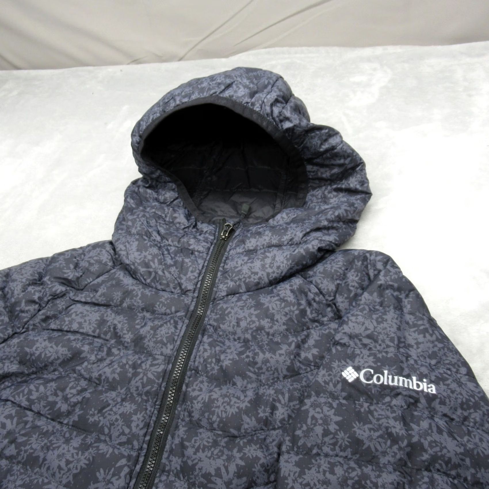Vintage Columbia Jacket Women Medium Dark Blue Floral Hooded Lightweight Puffer Hybrid Size M / US 6-8 / IT 42-44 - 6 Thumbnail