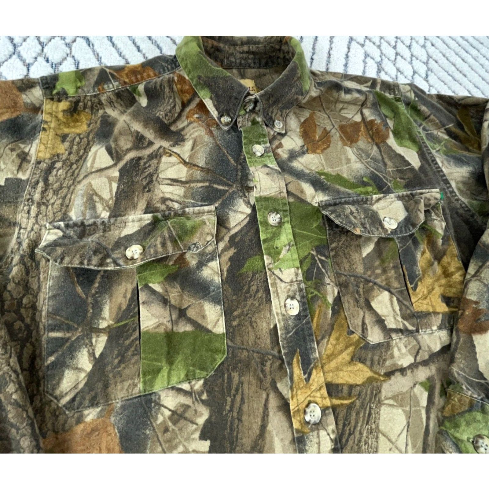 Realtree VINTAGE Wells Creek Camouflage Button-Up Shirt Men L Brown Cotton Flannel RealTree Hardwoods 90s/2000s Modern Preppy Dad Casual Workwear Mens Size US L / EU 52-54 / 3 - 3 Thumbnail